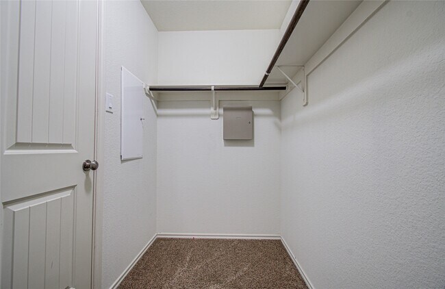 Building Photo - 1418 Spencer Glen Ln