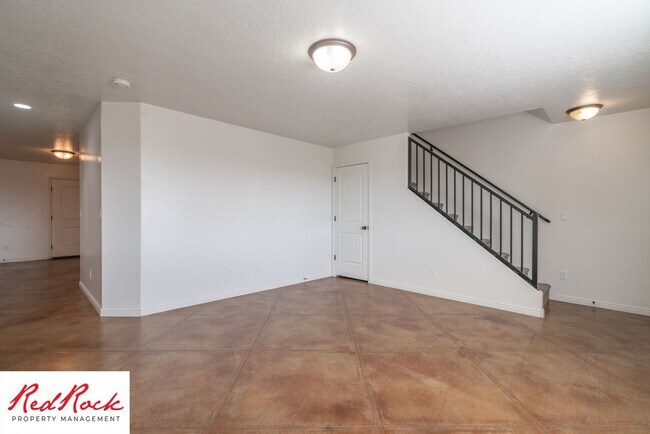 Building Photo - 2801 E 450 N