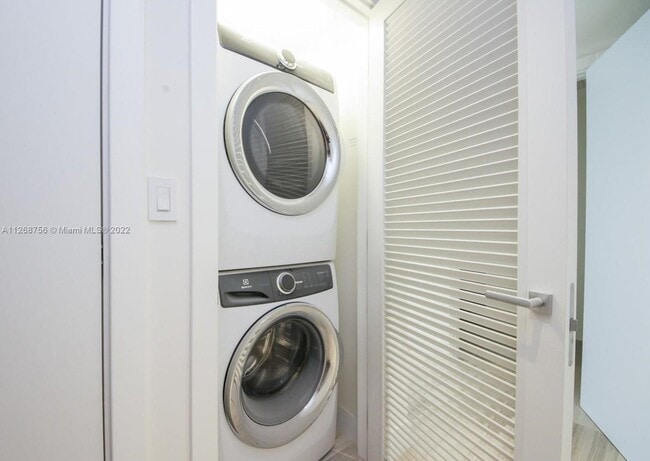 In-Unit Washer and Dryer - 1451 Brickell Ave