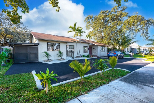 Building Photo - 6378 Moseley St