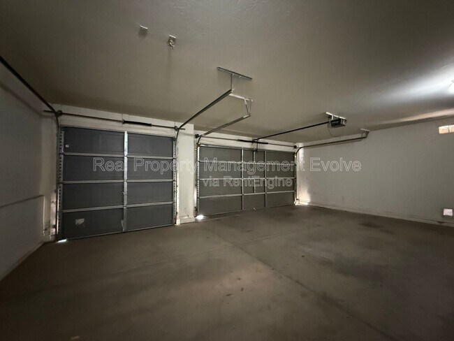 Building Photo - 8014 W Pima St