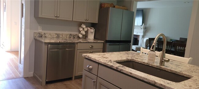 Building Photo - 7 Courtenay Cir