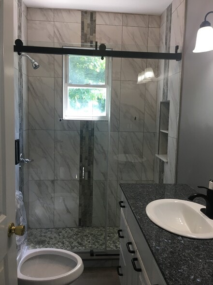 Building Photo - 61 Henry Ave