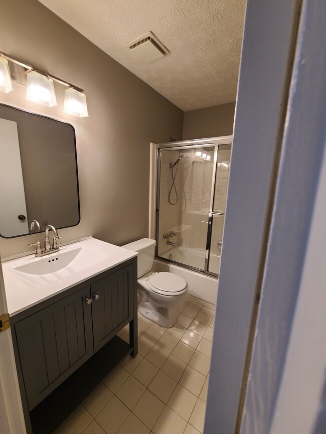 Building Photo - 77 Sandalwood Cir
