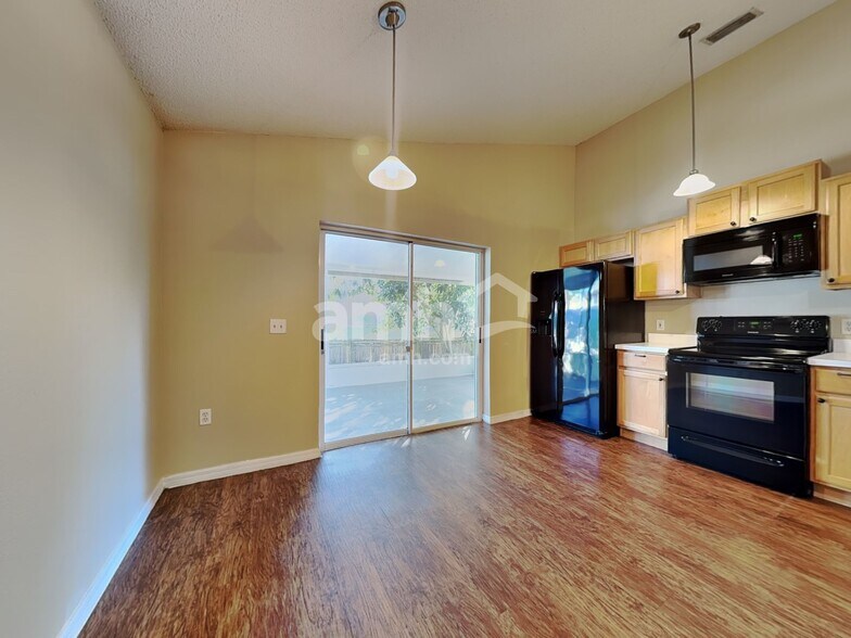 Building Photo - 5920 Rotella Dr