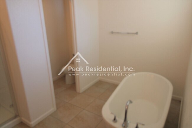 Building Photo - Very Nice 3bd/2.5ba North Natomas Home wit...
