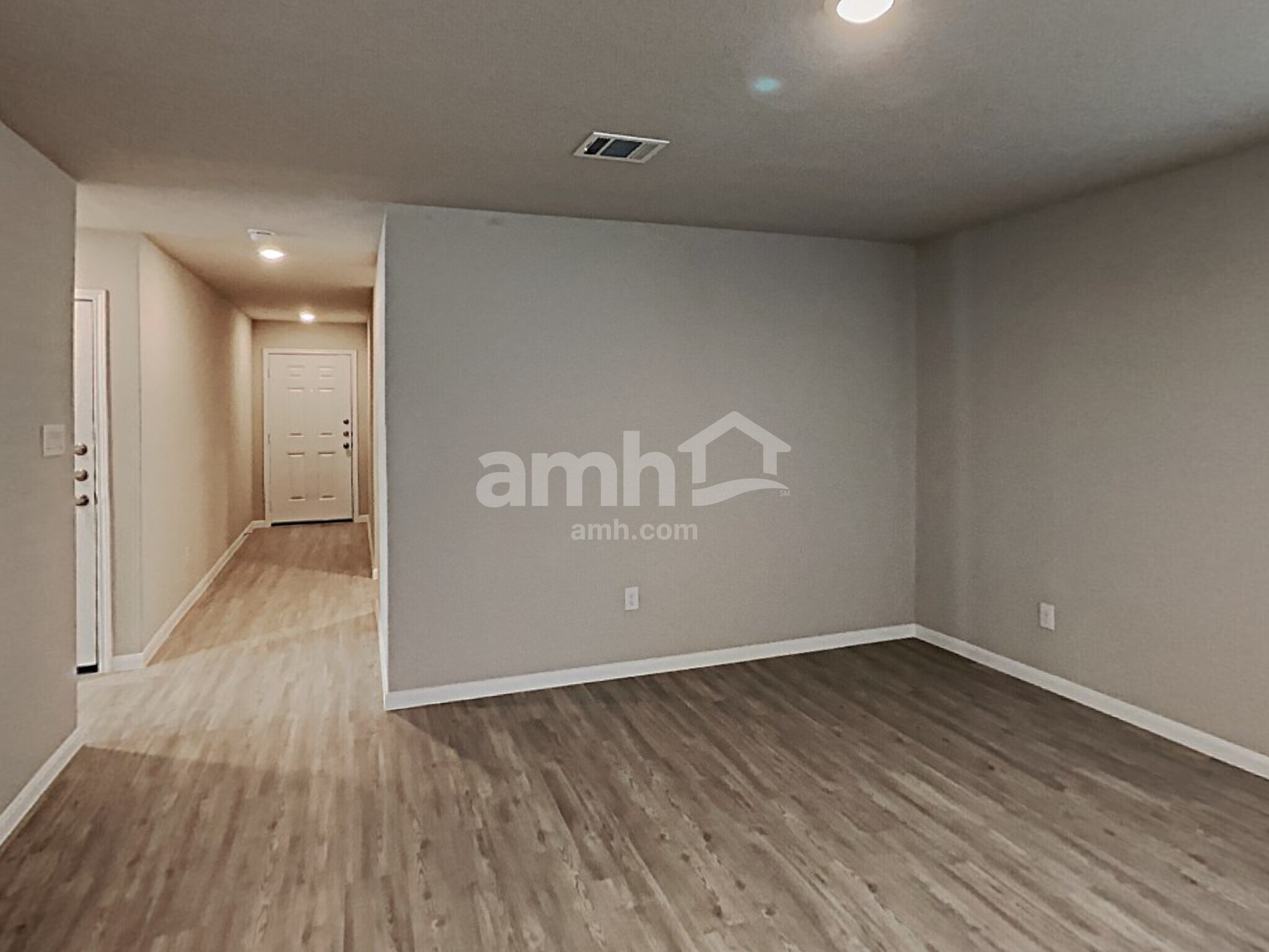 Building Photo - 9978 Sarrebourg St