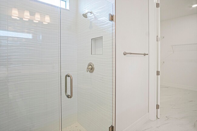 Building Photo - 10353 SW Captiva Dr