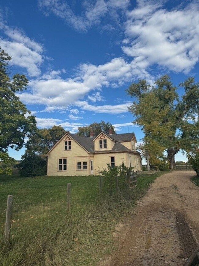 Building Photo - Boulder Open Space House
