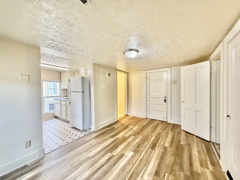 Building Photo - 809 Rockport Rd