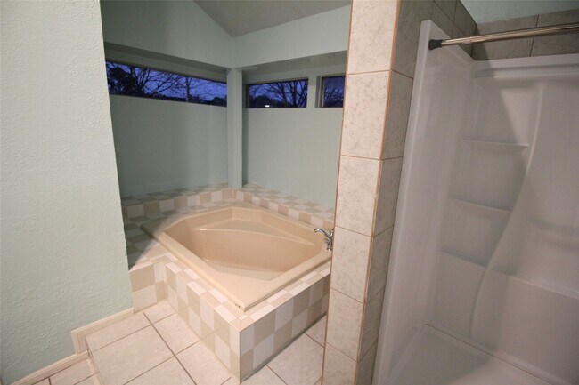 Building Photo - 15614 Barbarossa Dr