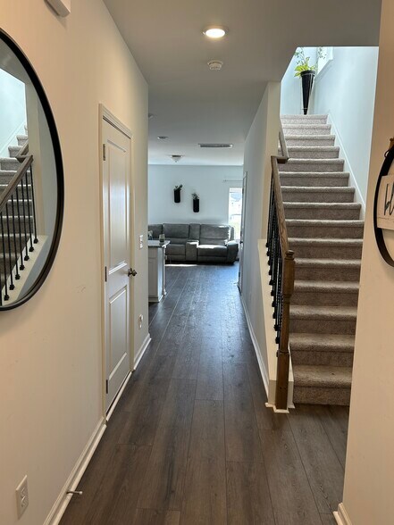 Building Photo - 236 Summerlin Dr