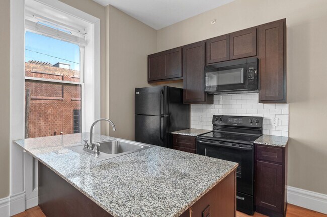 Building Photo - Attn: PARTY ANIMALS