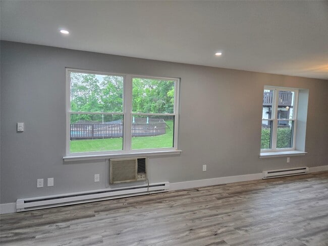 Building Photo - 548 Sierra Vista Ln