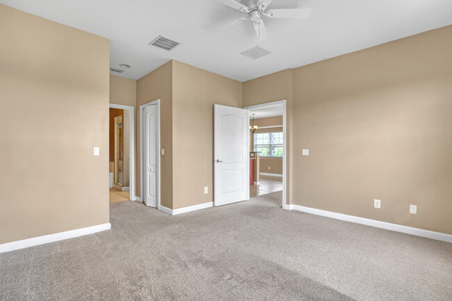 Building Photo - 2548 Creekside Dr