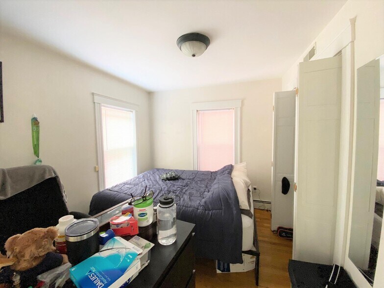 Building Photo - 24 Watson St