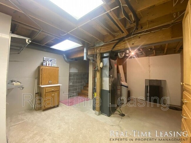 Building Photo - 8065 Lower 147th St W