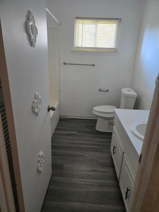 Building Photo - 17629 Prospect St