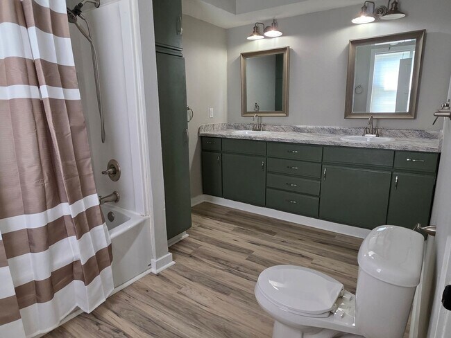 Building Photo - Newly renovated 3 bedroom house