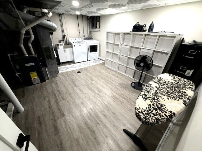 Building Photo - 23838 Barfield St