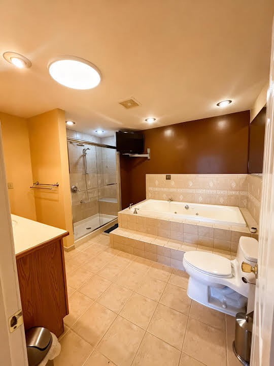 Building Photo - 3827 S Archer Ave