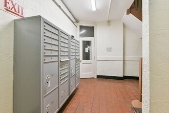 Building Photo - 90 Kilsyth Rd