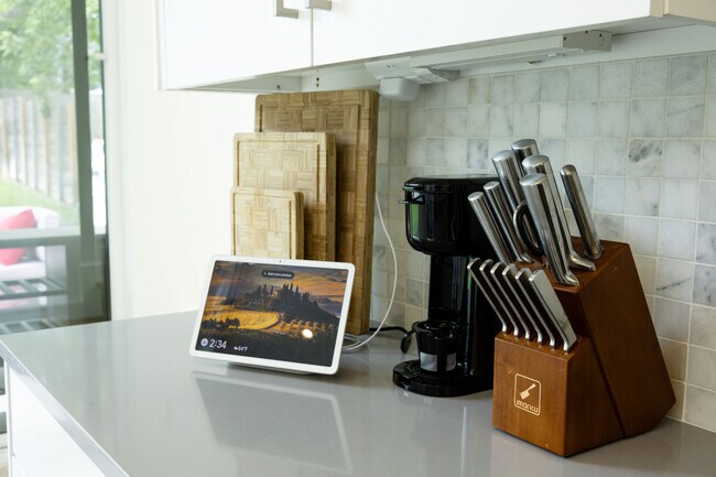 Building Photo - 507 S Park Dr