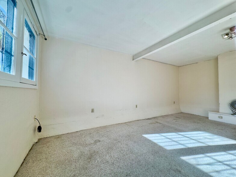 Building Photo - 1645 Scenic Ave