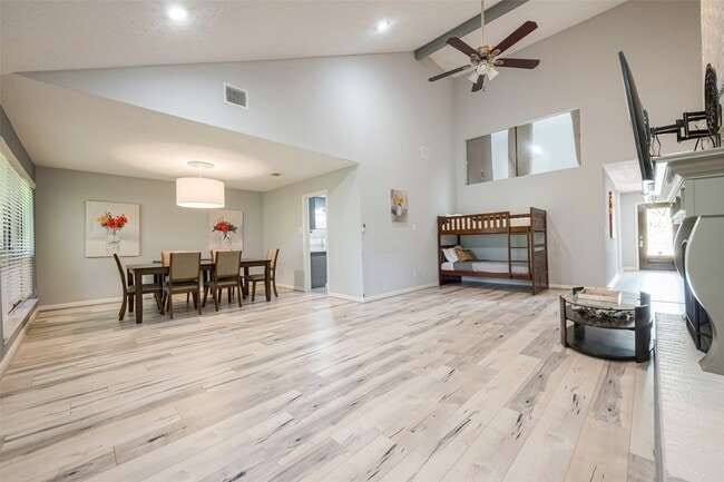 Building Photo - 1723 Rock Fence Dr