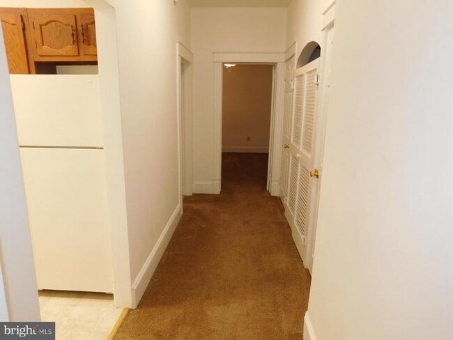 Building Photo - 402 Camden Ave