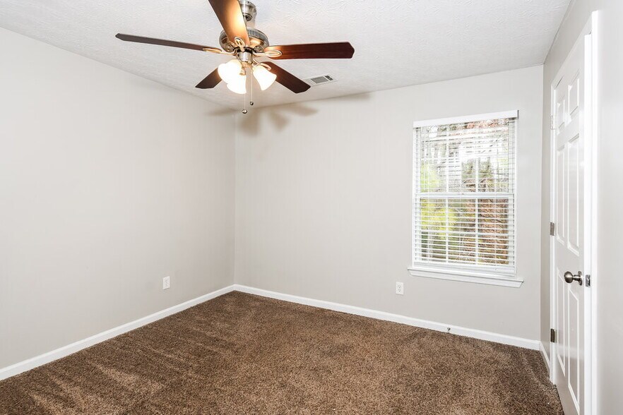 Building Photo - 3511 Hamilton Creek Trail NE