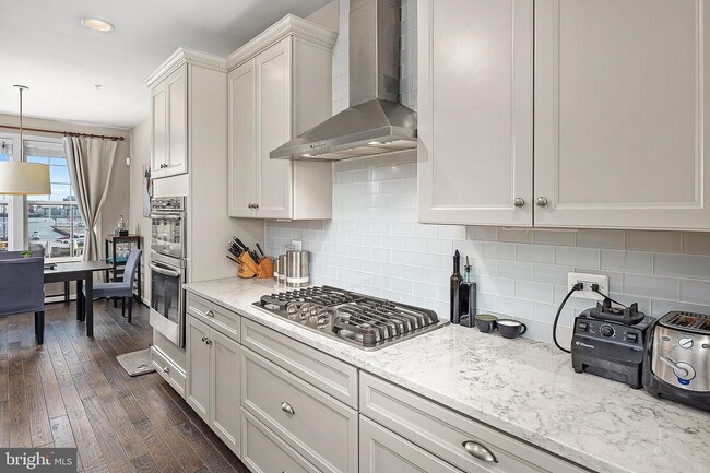 Building Photo - 1310 Jackson St