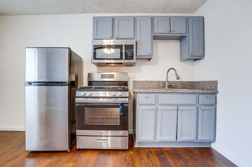 Interior Photo - Hyde Park Living – Steps to Transit, Parks...