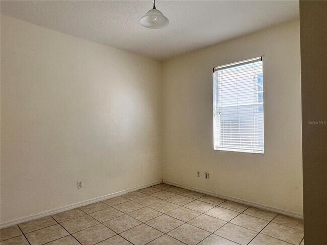 Building Photo - 209 Round Man St