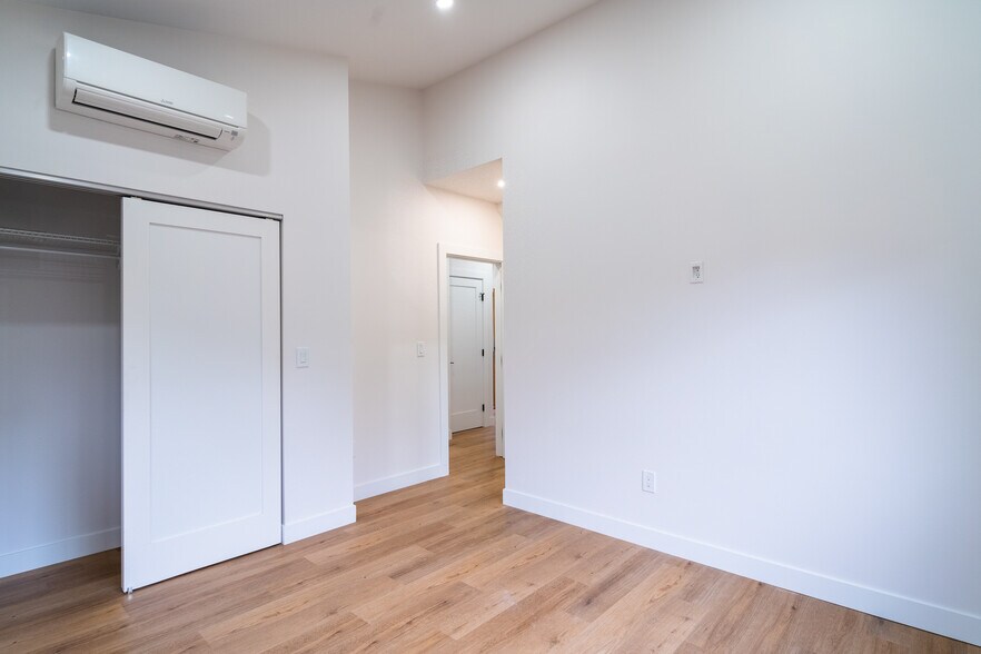 Building Photo - 3038 Beech St