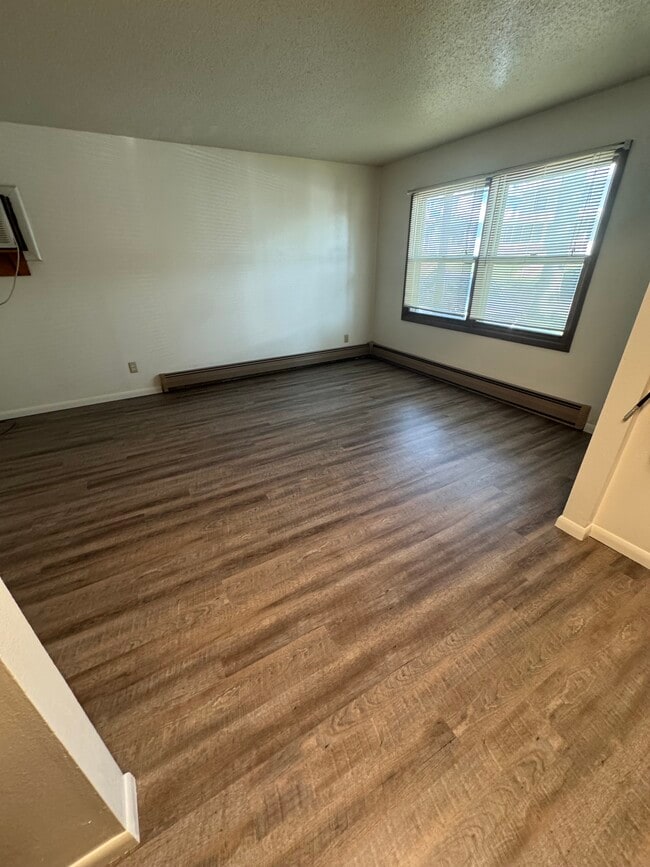 Building Photo - 429