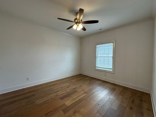 Building Photo - 3 Bedroom / 2 Bath  Johnson City TN