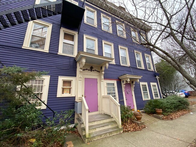 Building Photo - Beautiful Remodeled 1BR East Rock Suite - ...