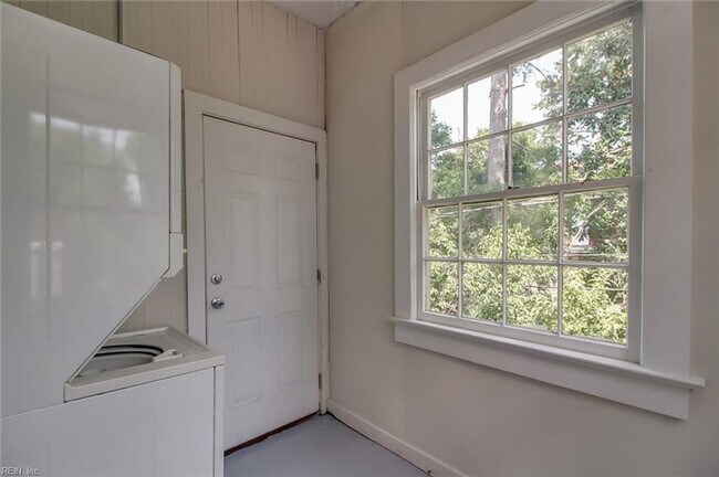 Building Photo - Ghent