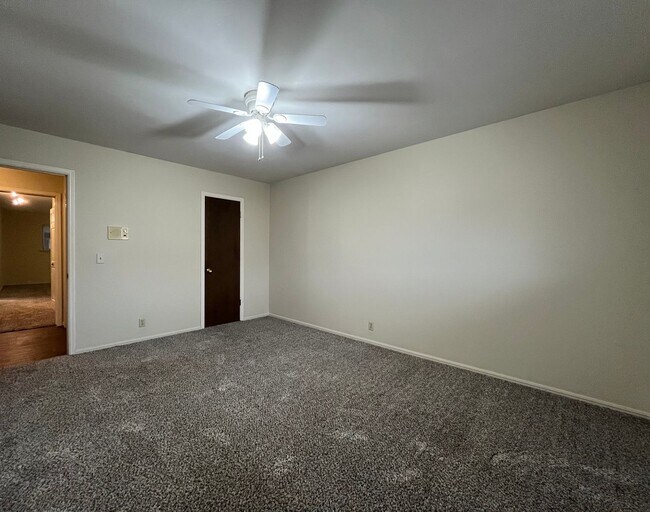 Building Photo - Midtown Quadplex with Pool- 3 bed, 2 bath