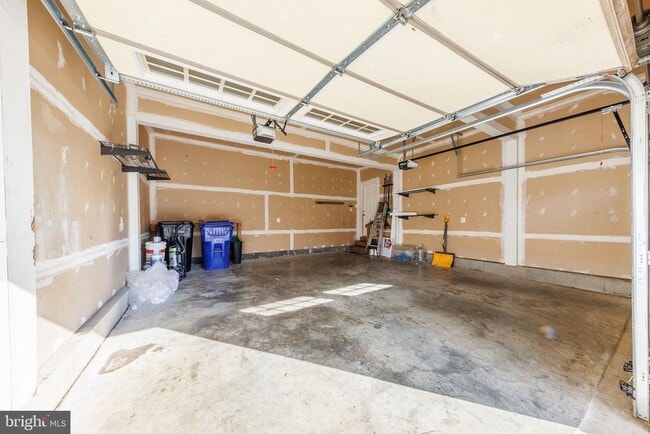 Building Photo - 9402 Pep Rally Ln