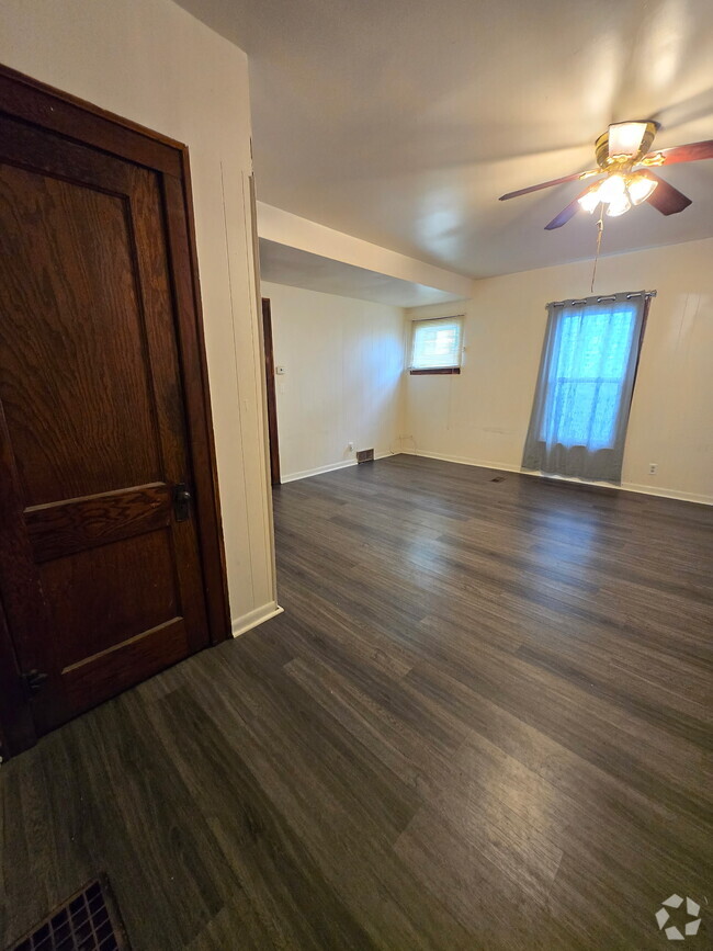 Building Photo - 32 Clairmont Pl