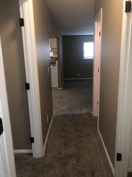 Hall to living room and kitchen - 2802 W Eugenia Ave