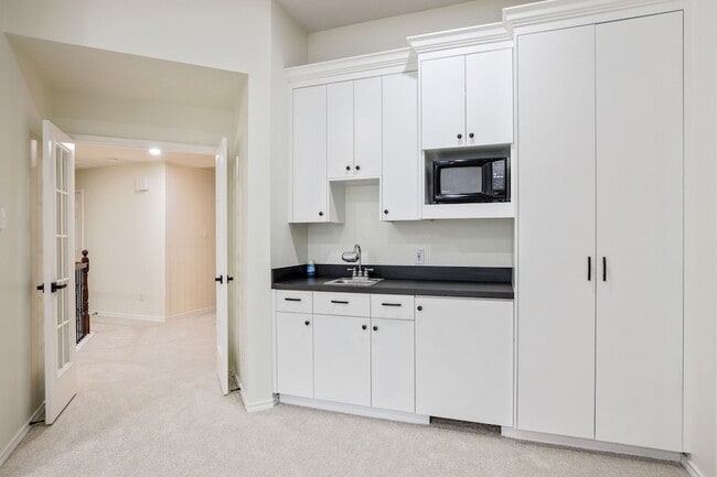 Building Photo - 1417 Cool Springs Dr