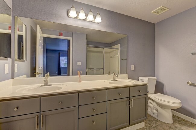 Building Photo - Corner Unit Condo in Gated Summerlin Commu...