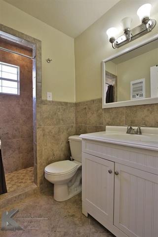 Building Photo - 2518 Bennett Dr