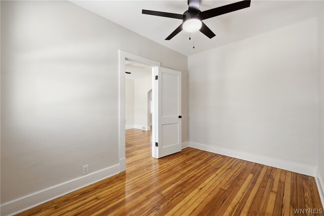 Building Photo - 36 Krakow St