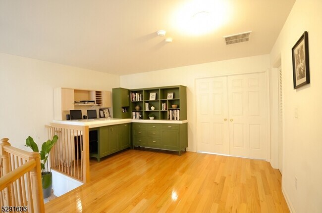 Building Photo - 51 Truman Ave