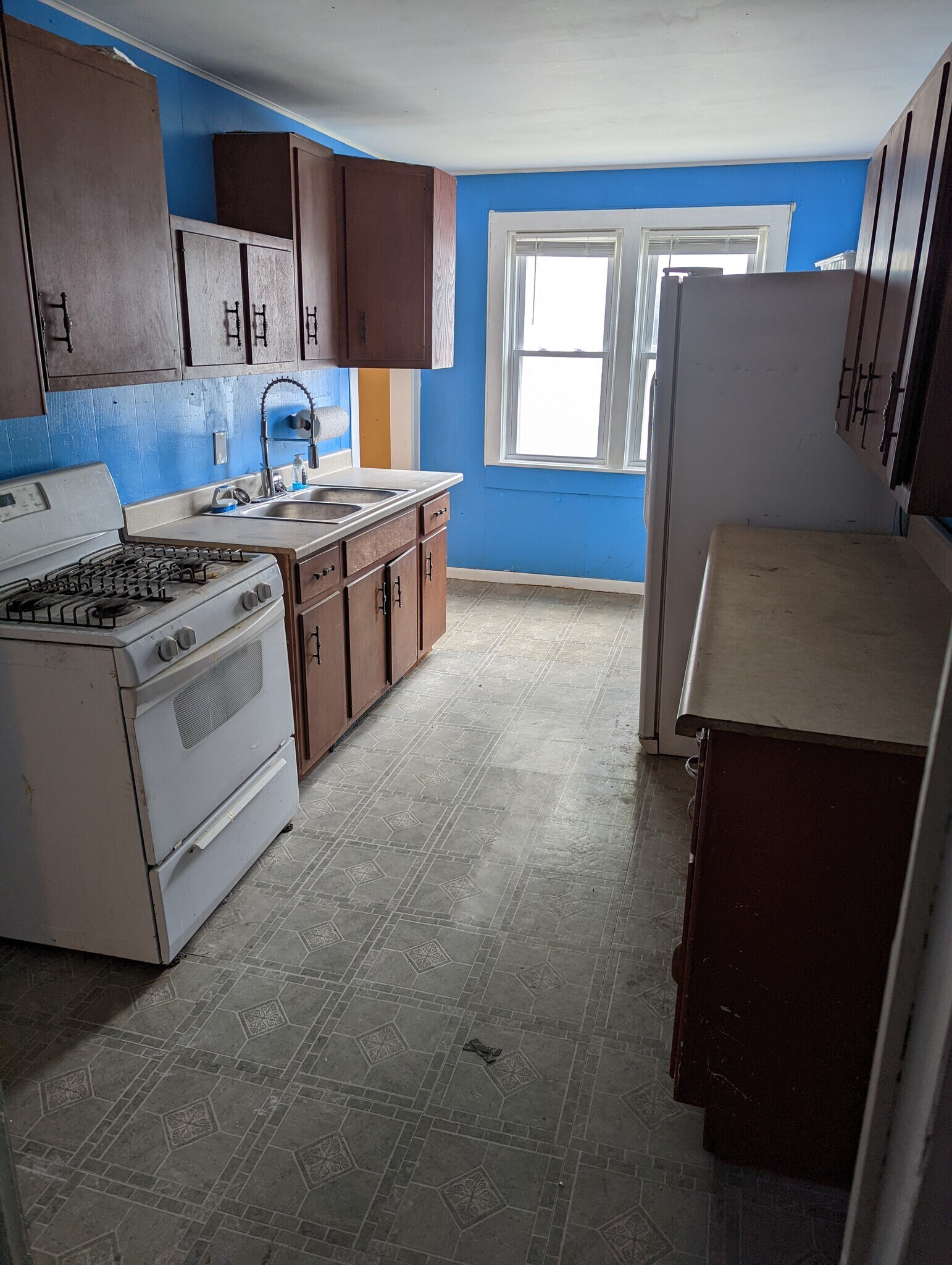 Building Photo - 305 W Harris St