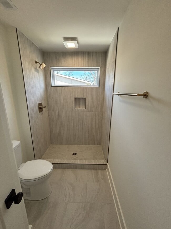 Building Photo - Brand-new 4-bedroom, 3.5-bath home
